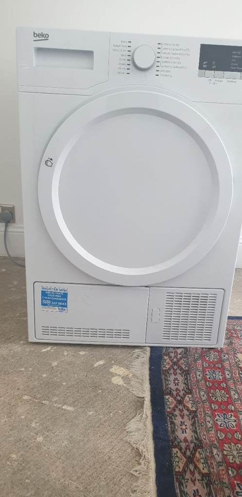 8KG Clothes Dryer Excellent Condition 