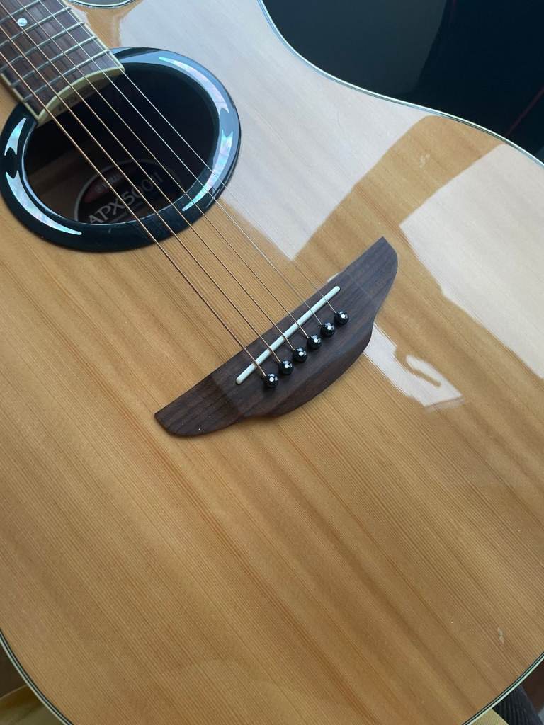 YAMAHA APX500II electro-acoustic guitar with case