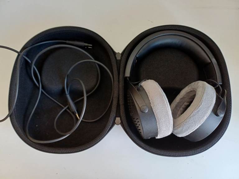 Beyerdynamic DT 900 pro headphones 