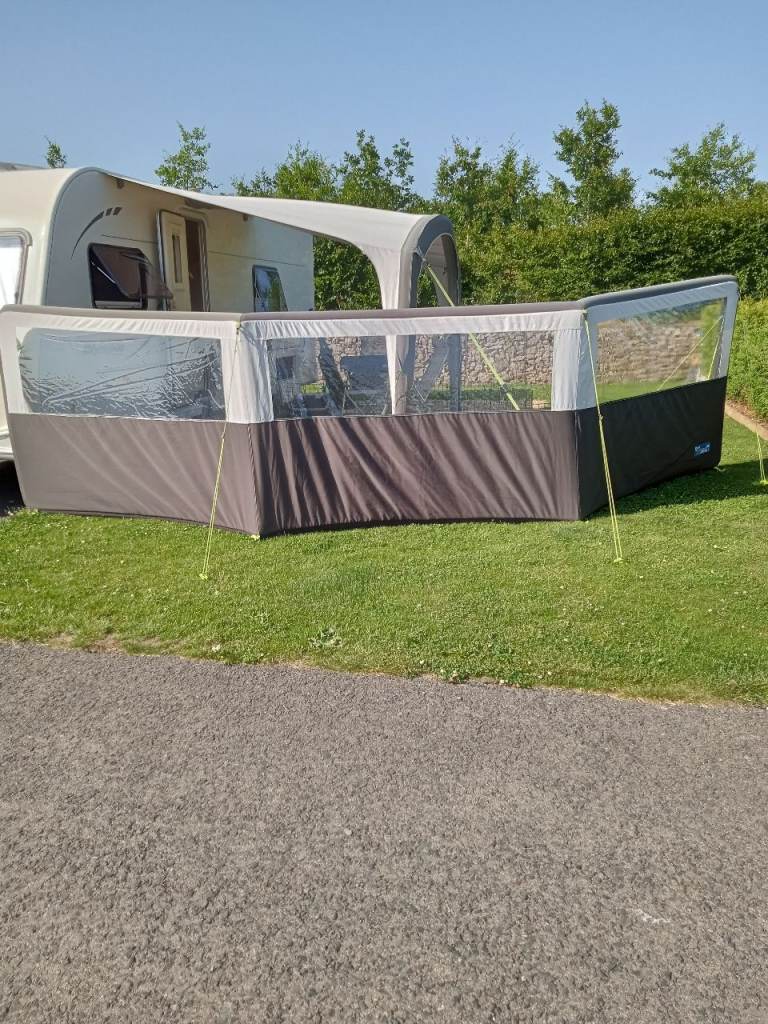Kampa air windbreak