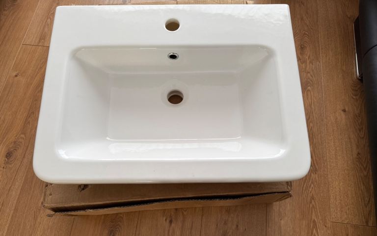 Zola Vanity Bathroom - Cloakroom Basin-Sink 600 mm - New in Box. One Small defect - See pictures 3  