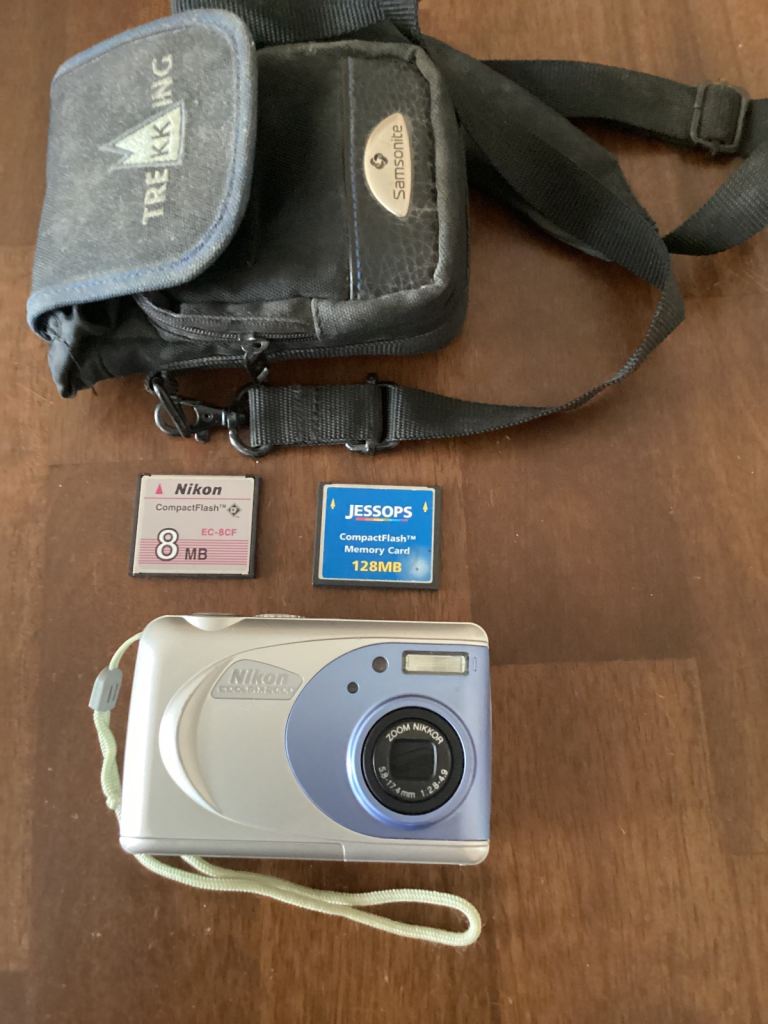 Nikon Coolpix 2000 Digital Camera with Memory Cards and Bag
