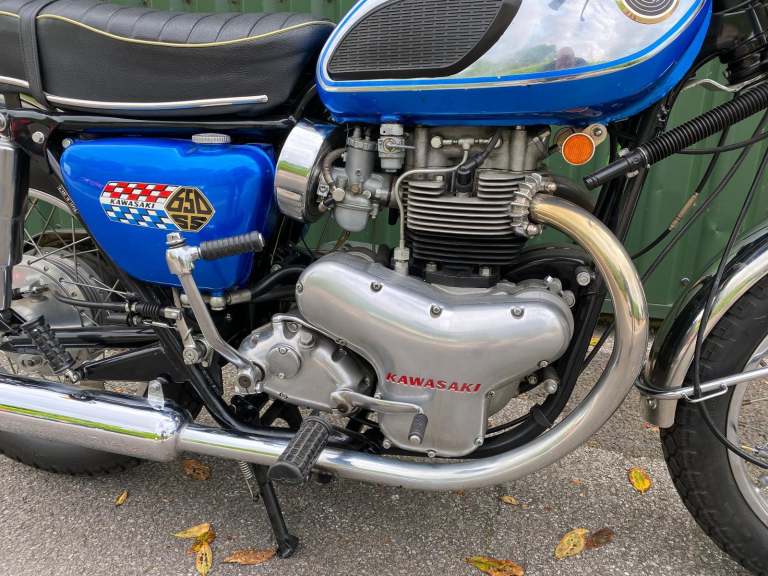 Kawasaki W1 650cc Twin Carb 1970 Blue Fully Restored Ready to Use 