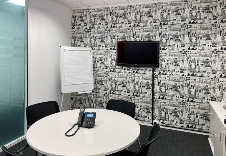 Bracknell - RG121WA \ Flexible Office Space with 4 Desks