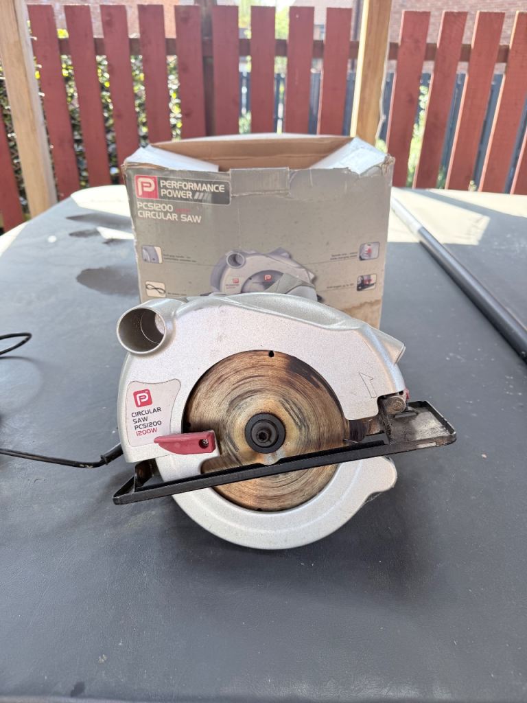 Circular saw / rip saw