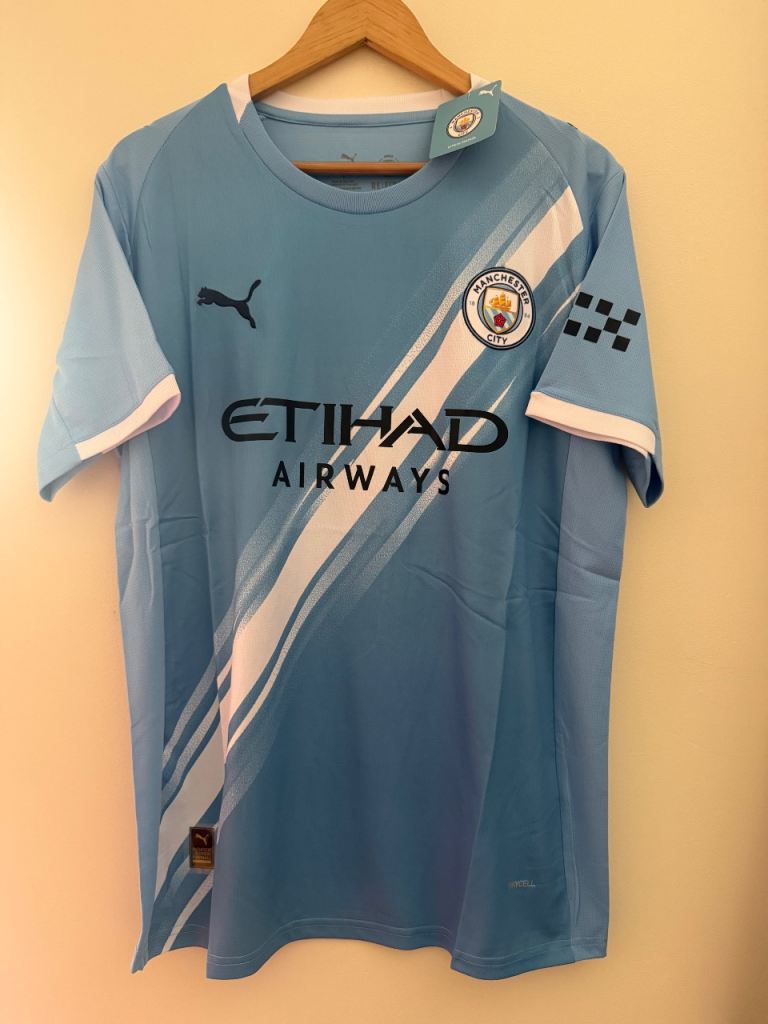 Man City 25/26 home shirt BNWT Puma replica 
