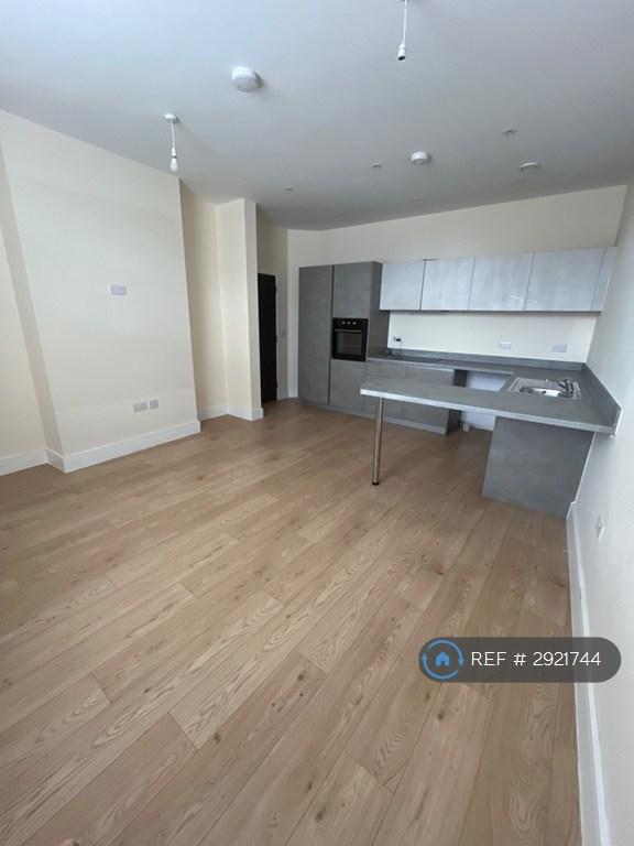 2 bedroom flat in The Southern Belle, Gillingham, ME7 (2 bed) (#2921744)