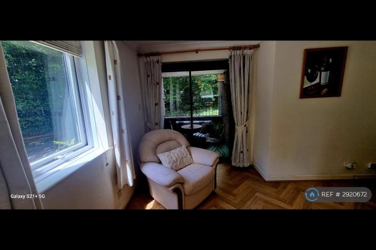 2 bedroom flat in Cardiff Road, Cardiff, CF5 (2 bed) (#2920672)