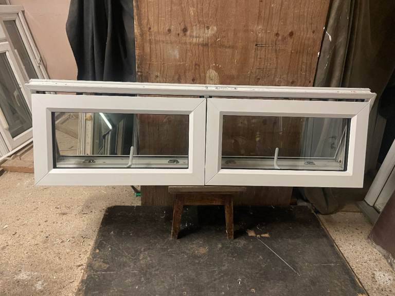 H 46.5 x W 159 cm - UPVC DOUBLE GLAZED WINDOW - CLEAR GLASS - GOOD CONDITION (REF: LJ189)