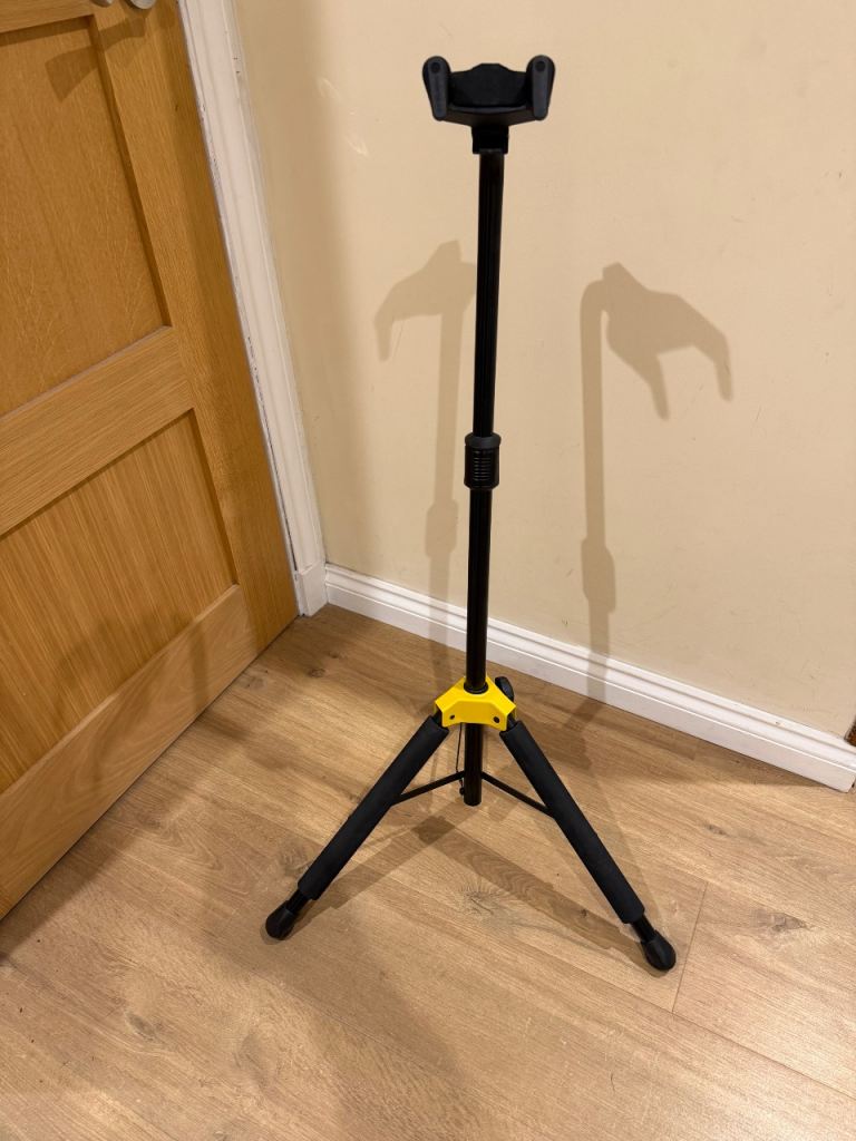 Hercules folding  guitar stand