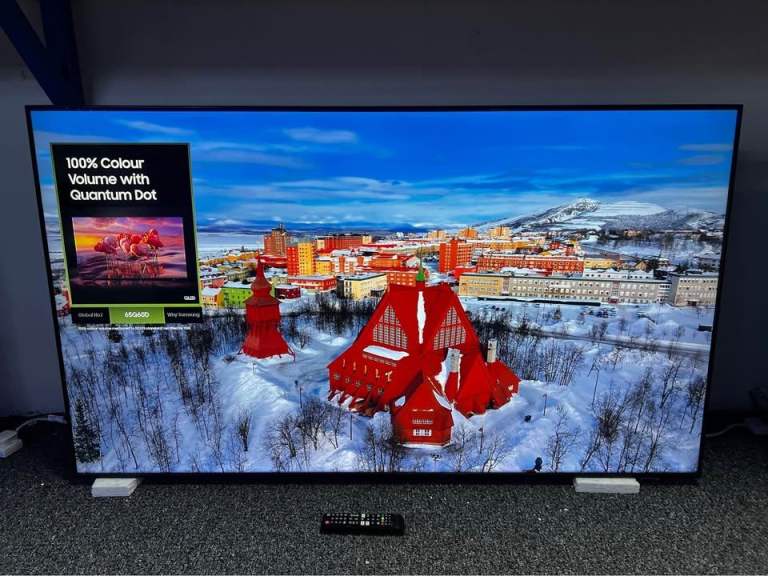 65" Samsung QE65Q60D QLED 4K Ultra HD HDR Smart TV (2024)
