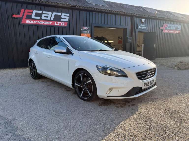 2016 Volvo V40 D4 [190] R DESIGN Lux Nav 5dr HATCHBACK DIESEL Manual
