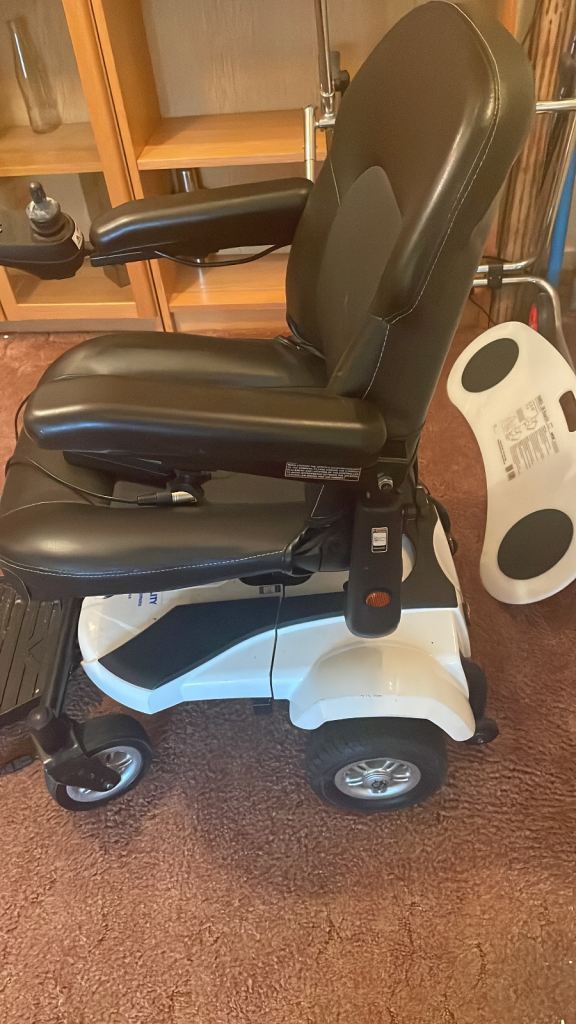 image for Yamaha natural sound AV receiver rx-v683