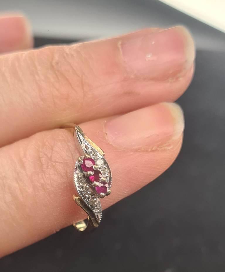 : 9ct Yellow Gold Ring  Ruby and diamond 1.95g  Size O– Price Based on Today’s Gold Rate