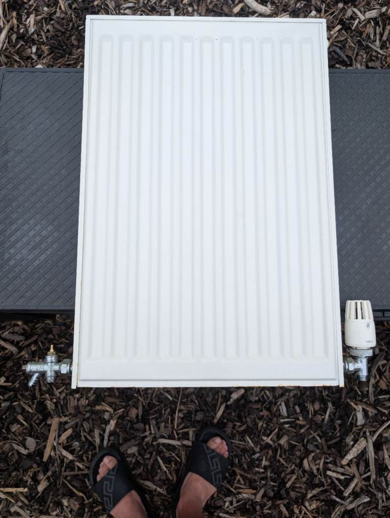 Domestic Radiators (Set of 7 complete with Thermostatic and Manual Valves) PRICE DROP 
