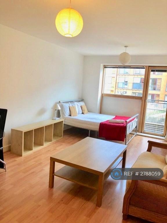 1 bedroom flat in The Base, Birmingham, B16 (1 bed) (#2788059)
