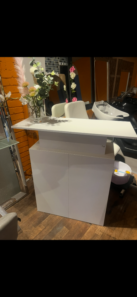 Salon reception desk 