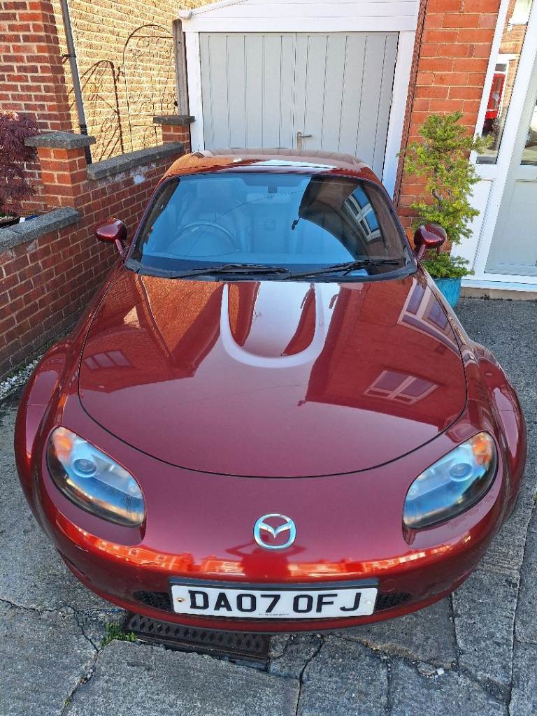 Mazda MX5 Roadster - retractable hard top, leather seats, 96k miles, MOT to Sept '26