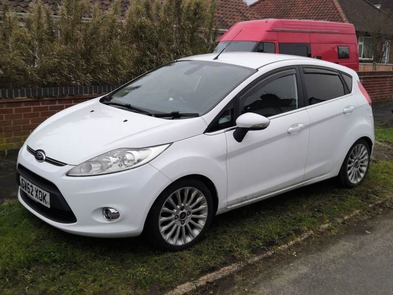 Ford Fiesta Titanium, Hatchback, 2012, Manual, 1388 (cc), 5 doors