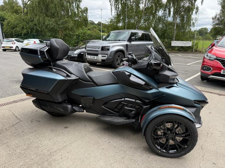 2025 Can-Am Spyder RT Limited 1330cc 6 speed semiauto trike MINERAL BLUE