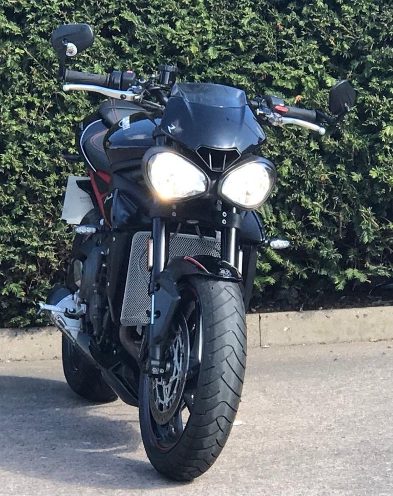 TRIUMPH STREET TRIPLE R LOW, LOW MILES