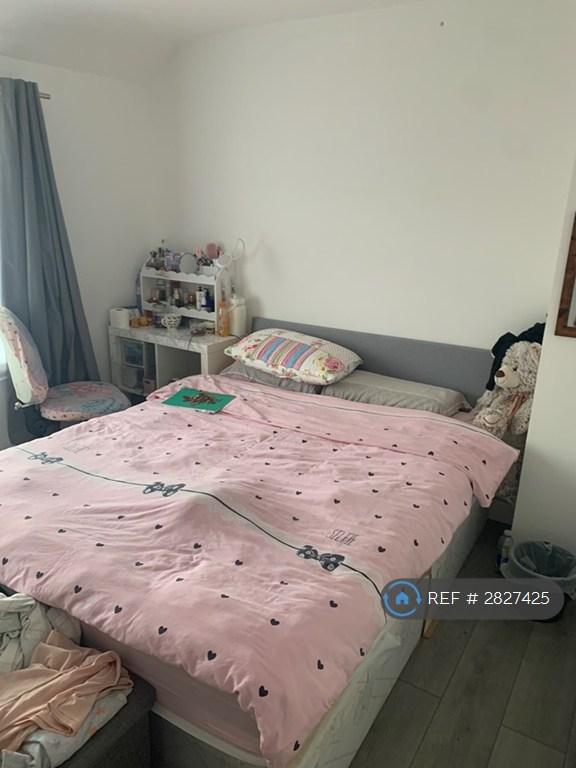 2 bedroom house in Cornshaw Road, Dagenham, RM8 (2 bed) (#2827425)