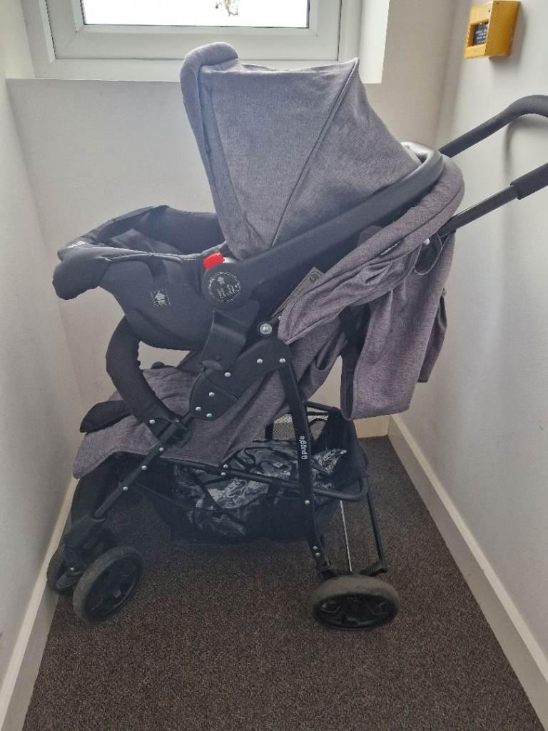 Free Baby Pushchair + Car Seat / Travel System