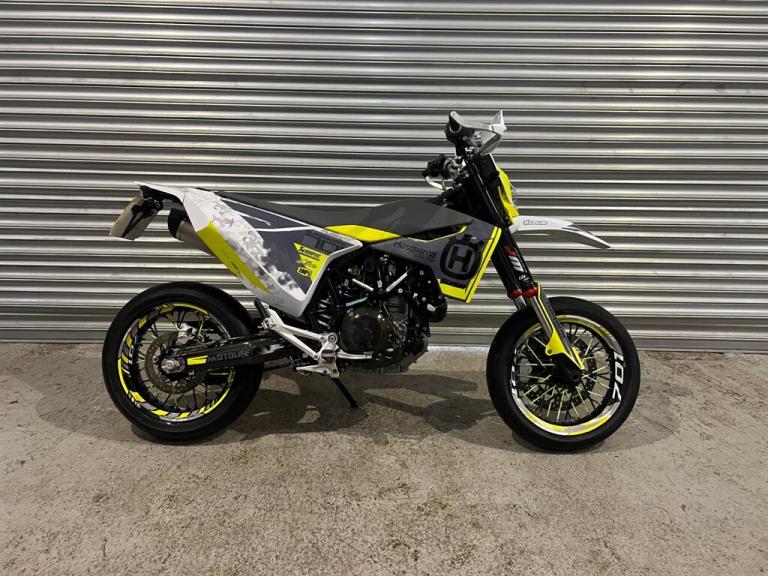 2022 Husqvarna 701 Supermoto Supermoto-Road Petrol Manual