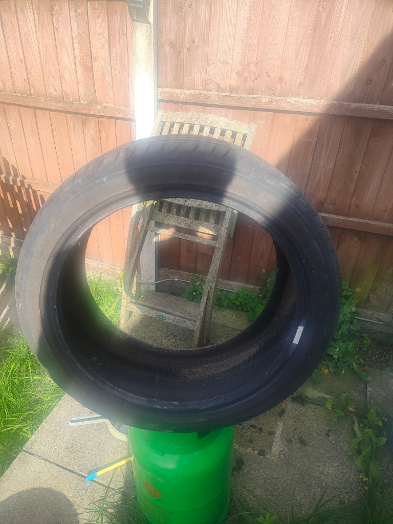 225/40r18 Dunlop maxxx tyre new 