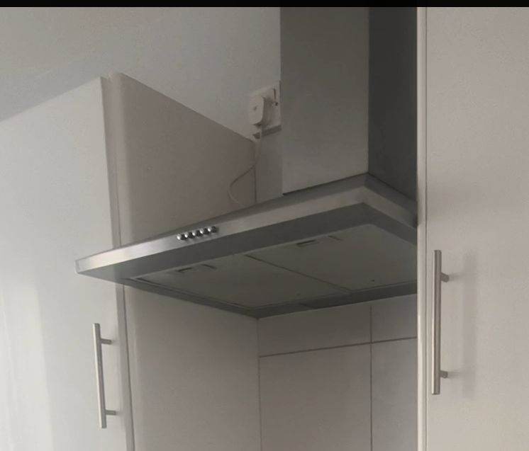 Silver Cooker Hood Extractor Fan – Good Condition