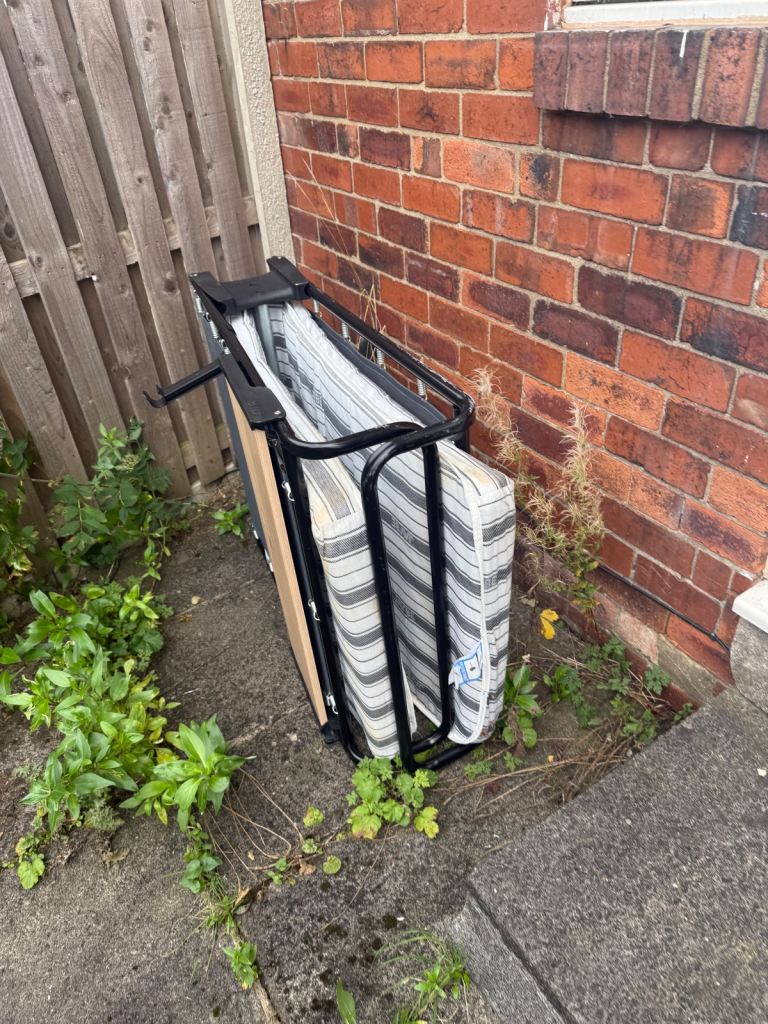 image for Foldable single bed 