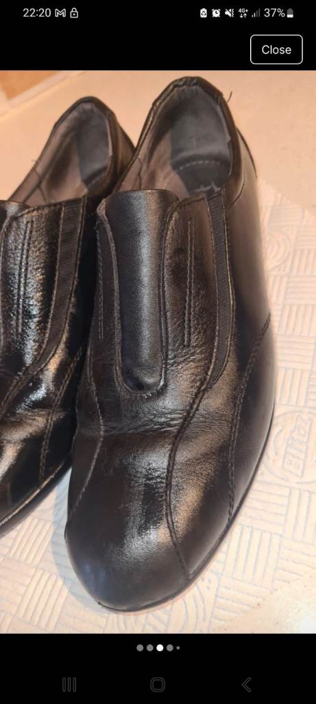 image for Branded Black Leather Slip On Shoes With Elasticated Tongue-Fitting Uk6.5 VGC.o