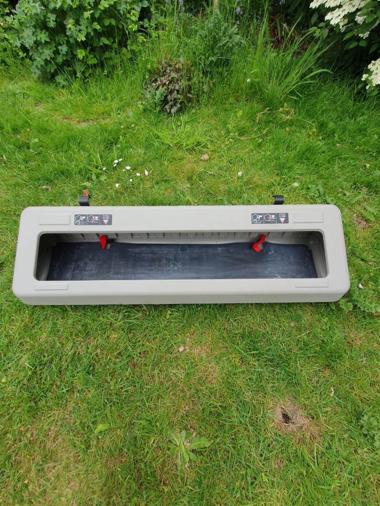 Mercedes 320 E class Estate Storage compartment 