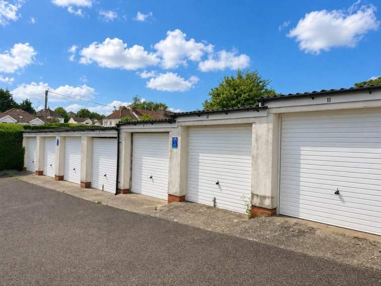 Kingswood Bristol - Single Garages