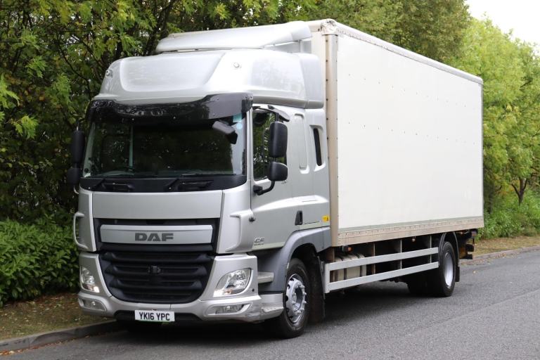 DAF CF 280 SPACECAB 4X2 28FT GRP BOXVAN (2016)