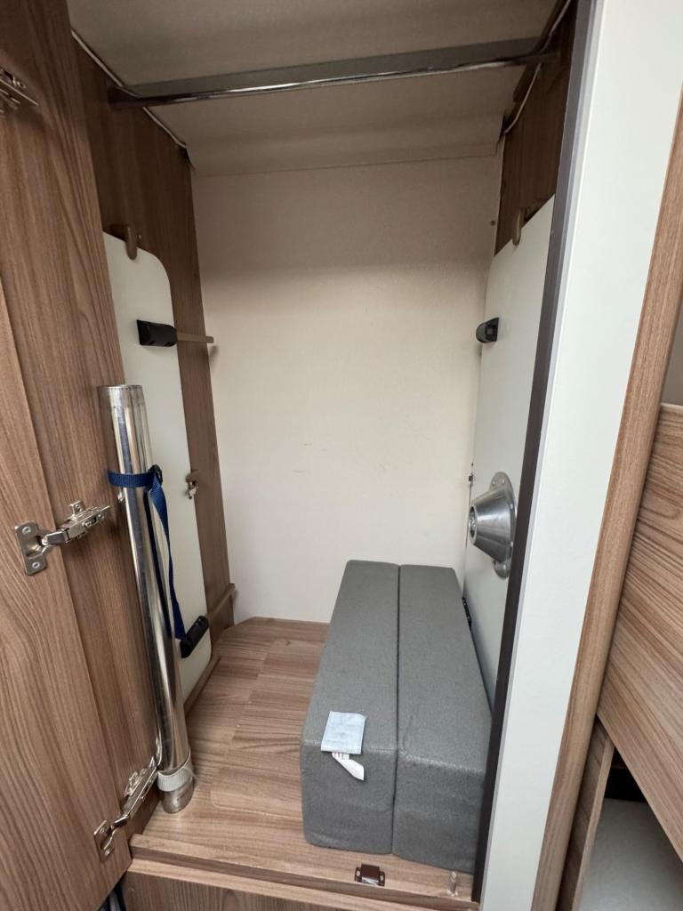 SWIFT ESCAPE 695 - 2017