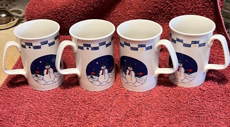 image for 4 xSNOWMAN MUGS