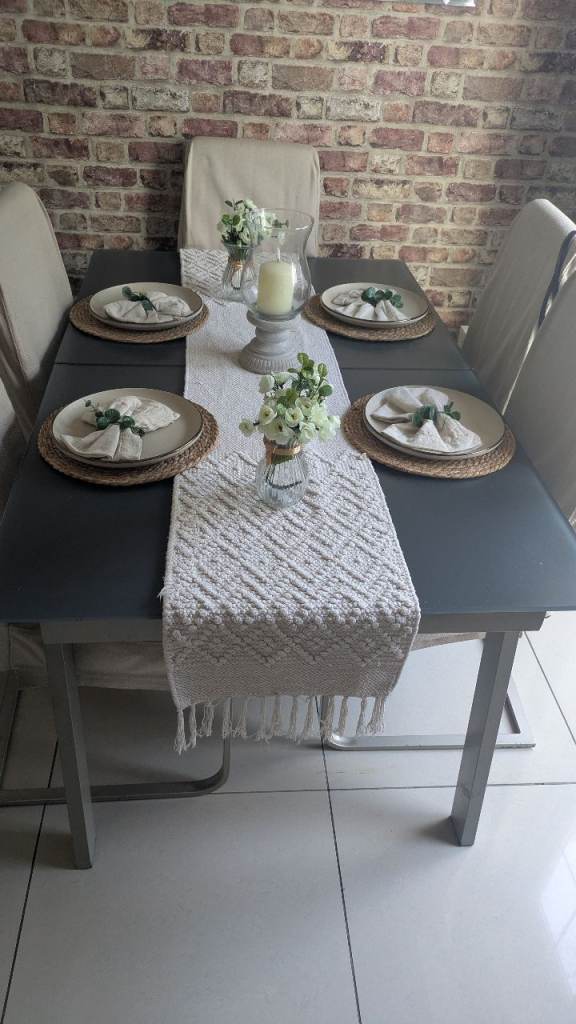 Modern Grey extendable 6/8 seater Dining Table with 6 Chairs and Cream Covers