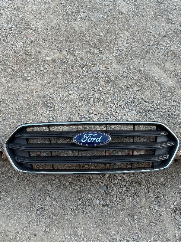 Ford Front Grille with Badge – Good Condition