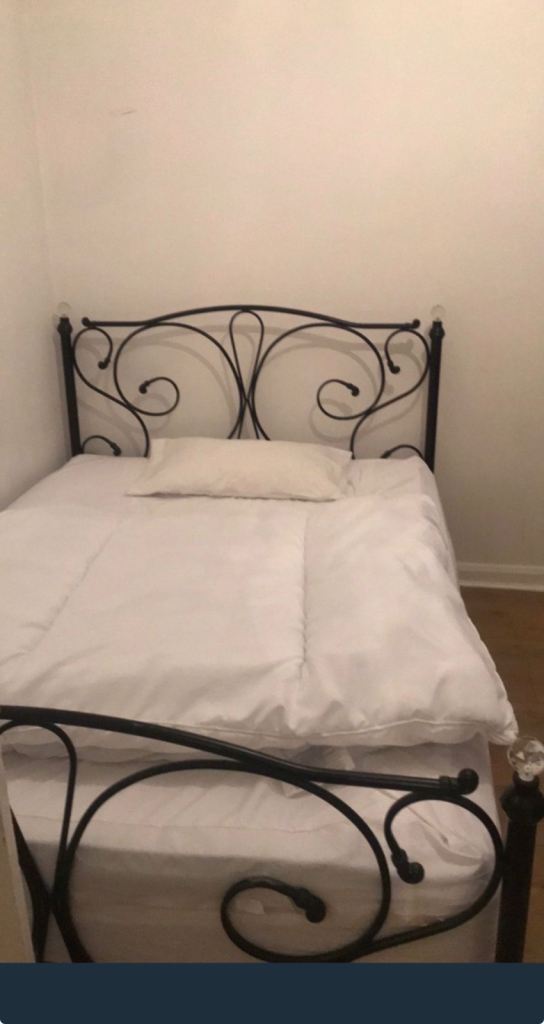 Room for rent only students 