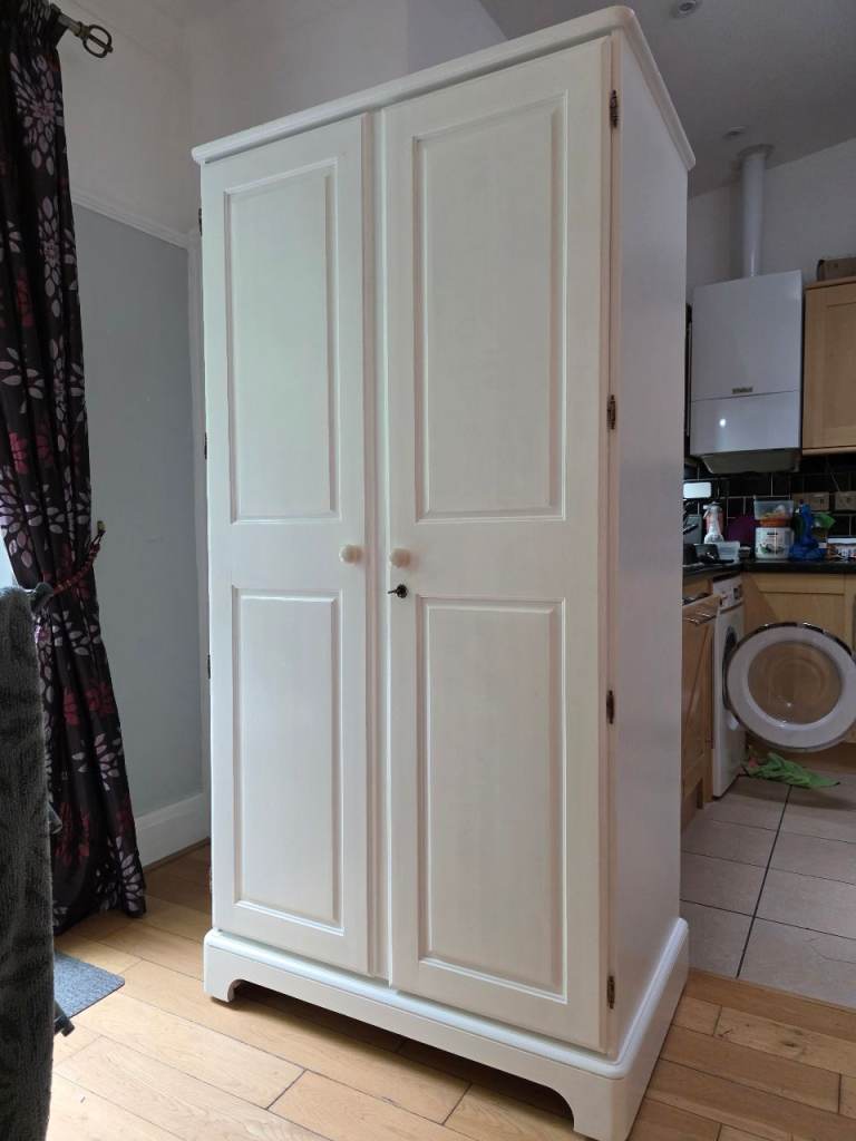 Wardrobe (County by Ducal) solid wood 