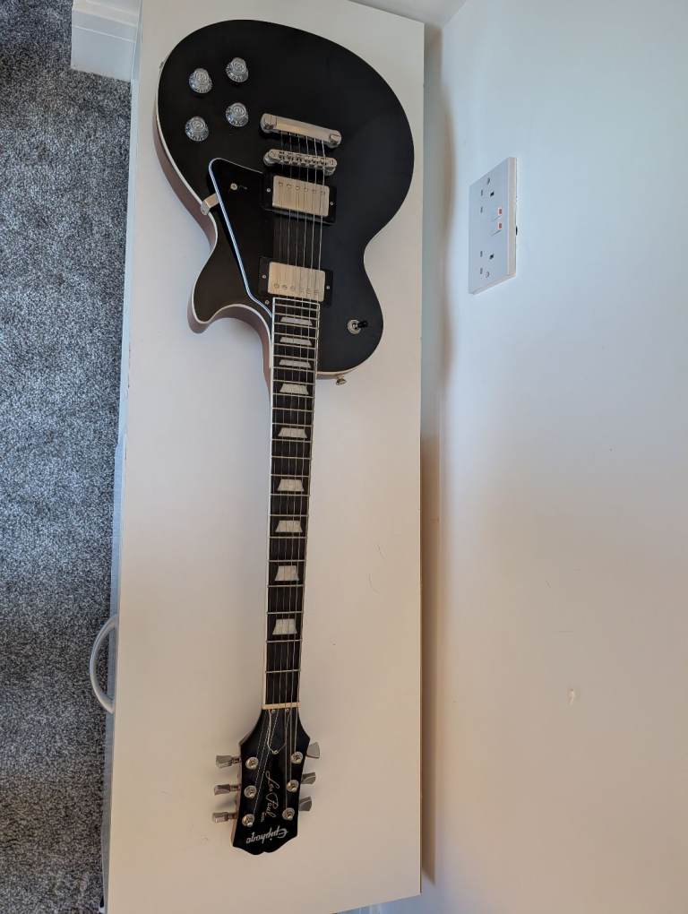 image for epiphone les paul modern, graphite black still like new no marks or scratches still £500 new