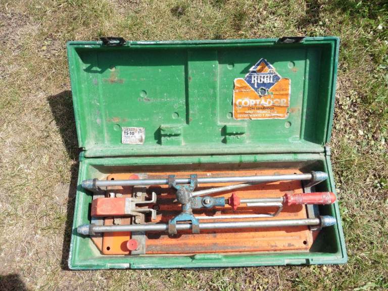 Rubi TS-30 Cortador professional scoring wheel and case