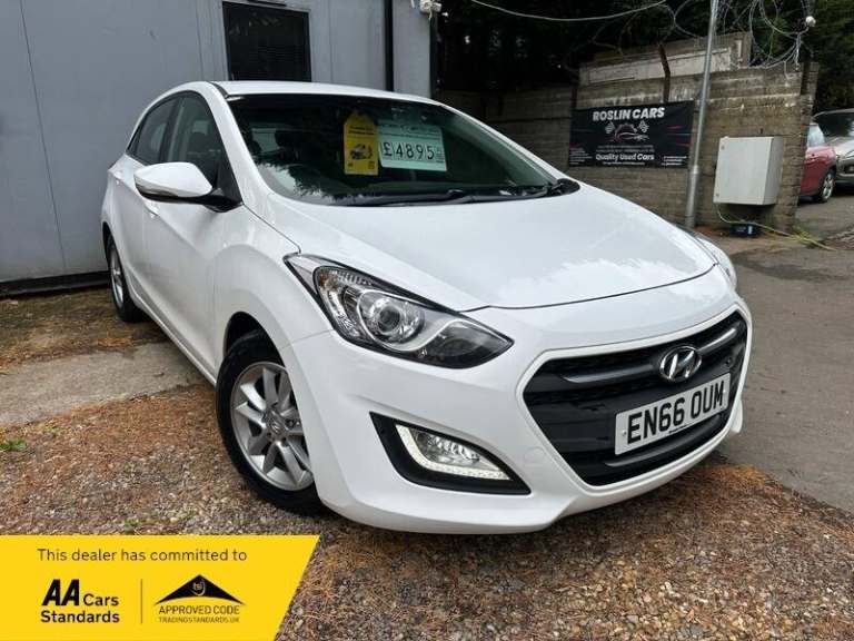 2016 Hyundai i30 1.6 CRDi Blue Drive SE Nav 5dr HATCHBACK Diesel Manual