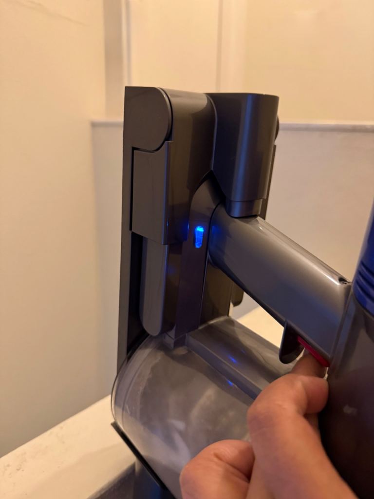 Dyson v8 and tools 