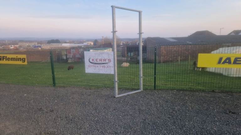 Cattle hurdle joining arch farm livestock tractor 