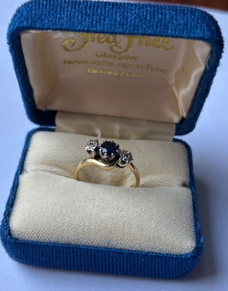 18ct Gold 3 Stone Ring