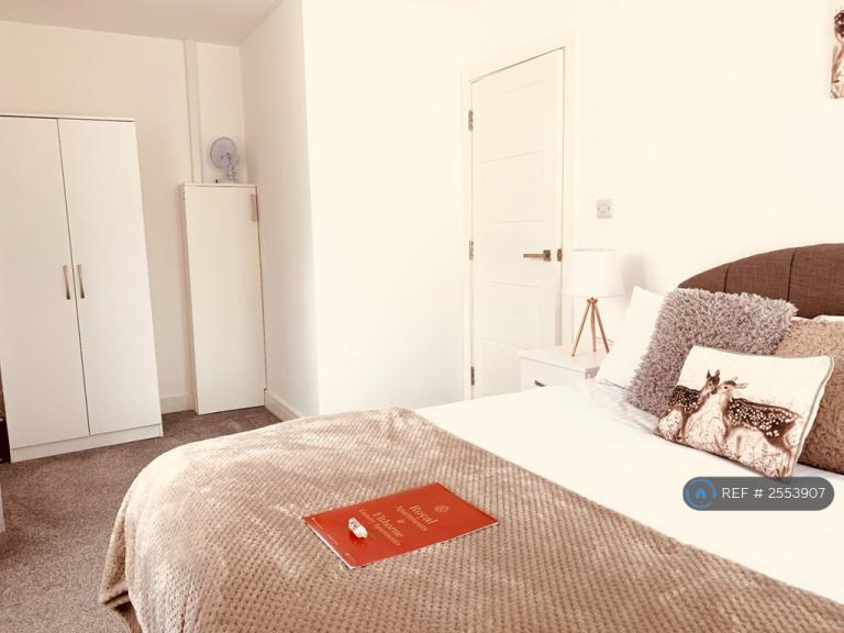 1 bedroom in Elthorne Road, Uxbridge, UB8 (#2553907)