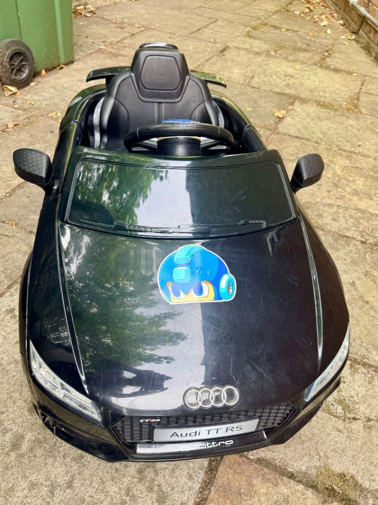 Kids Ride-On Car | 12V Battery Audi TT RS | Pre-loved