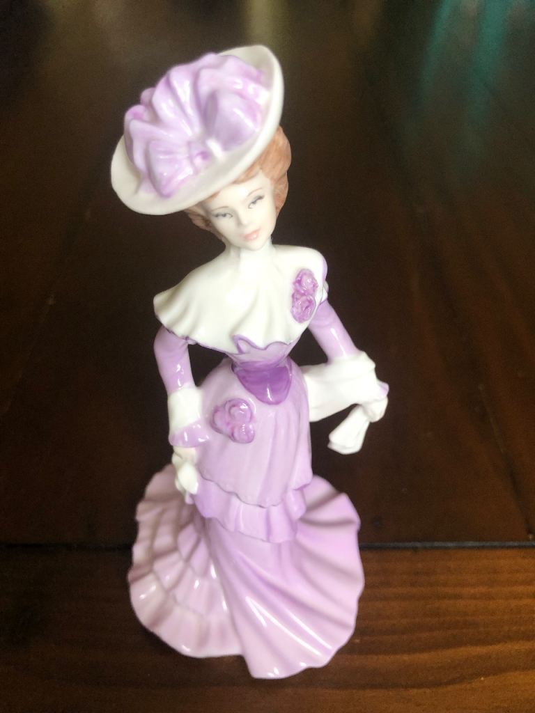 Lady rose vintage figurine 1992 bone China Coalport Compton and woodhouse